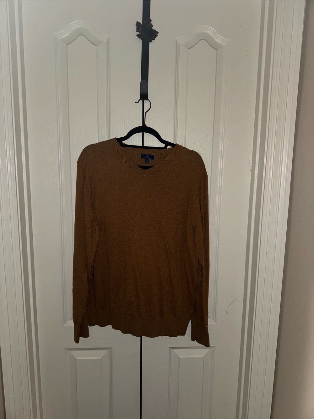 George Men's V-Neck Sweater in Chestnut Brown